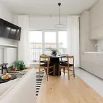 아파트 Bright 2-bedroom By Renters
