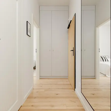 Apartment Bright 2-bedroom By Renters *