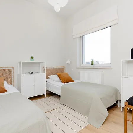 Bright 2-bedroom By Renters