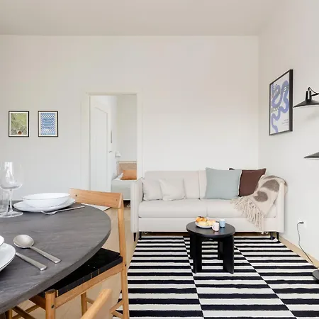 Apartament Bright 2-bedroom By Renters *