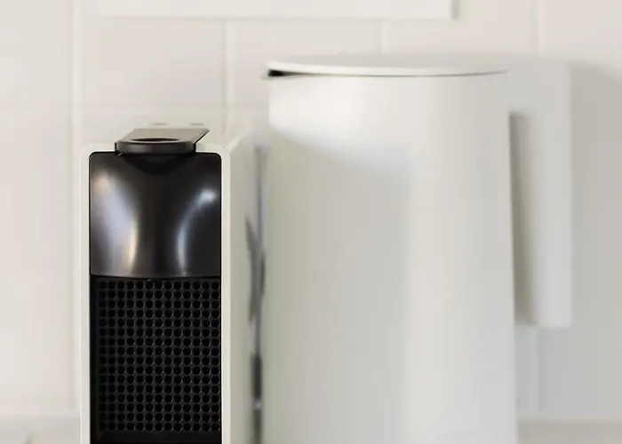 Bright 2-bedroom By Renters 아파트 *