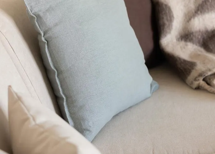 Bright 2-bedroom By Renters *