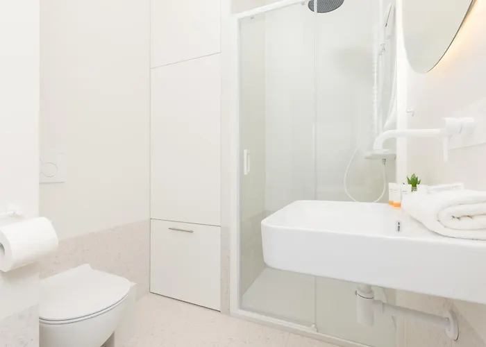 아파트 Bright 2-bedroom By Renters 바르샤바