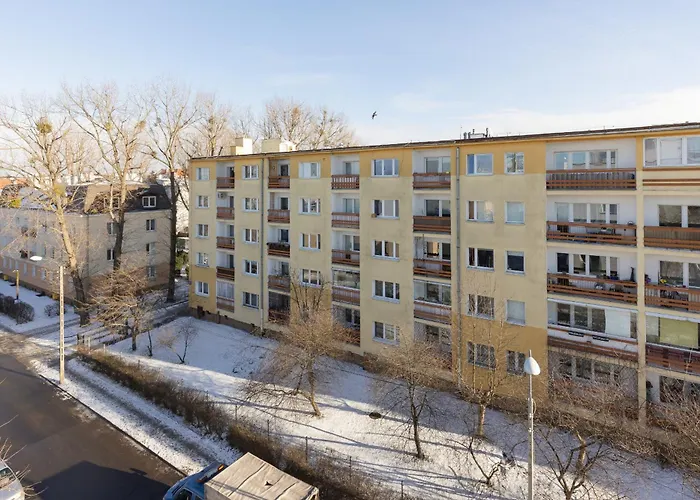 Bright 2-bedroom By Renters * 바르샤바