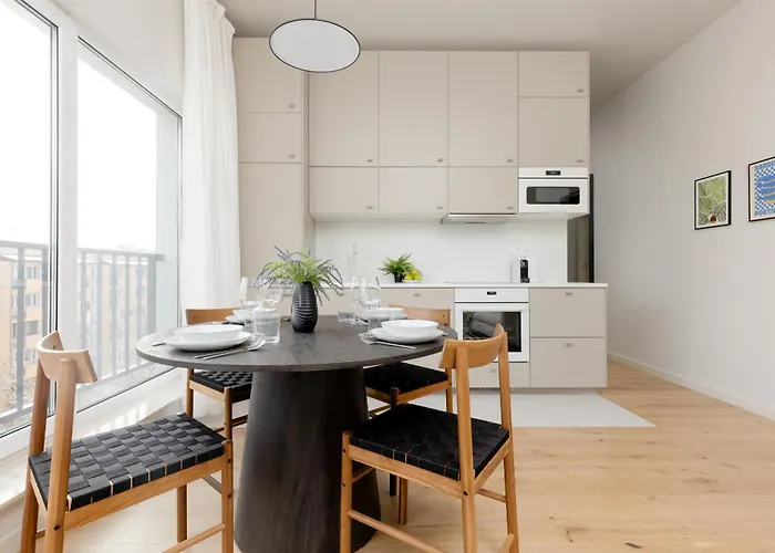 Bright 2-bedroom By Renters *