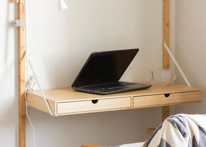 아파트 Bright 2-bedroom By Renters