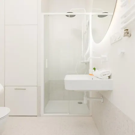 Appartement Bright 2-bedroom By Renters Warschau