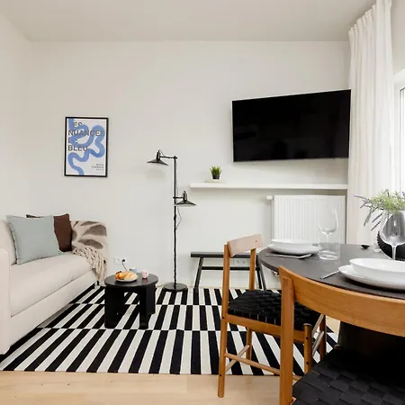 Bright 2-bedroom By Renters Appartement *