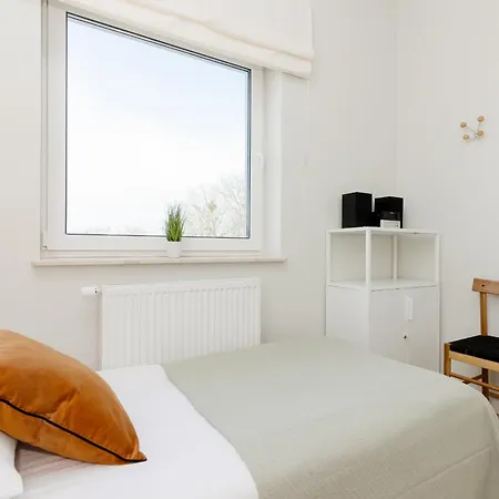 Bright 2-bedroom By Renters * 华沙